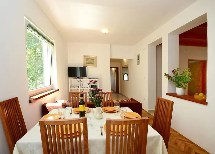 Tena Apartament