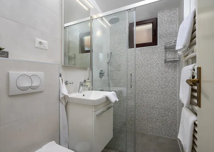 Tena Apartament